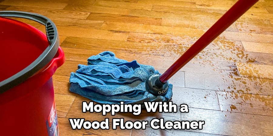 Mopping Your Hardwood Floors With a Wood Floor Cleaner