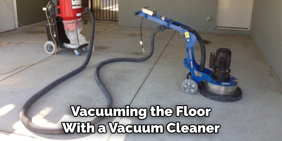  Vacuuming the Floor With a Vacuum Cleaner