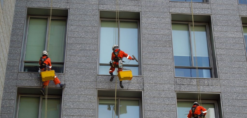 How to Clean Second Floor Windows