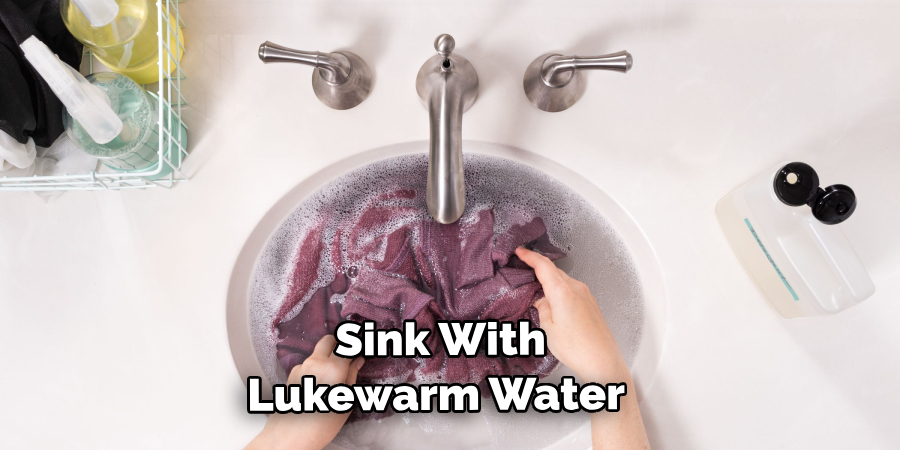  Sink With Lukewarm Water 