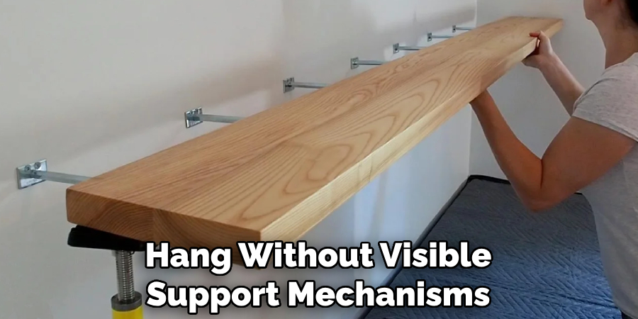 Hang Without Visible Support Mechanisms