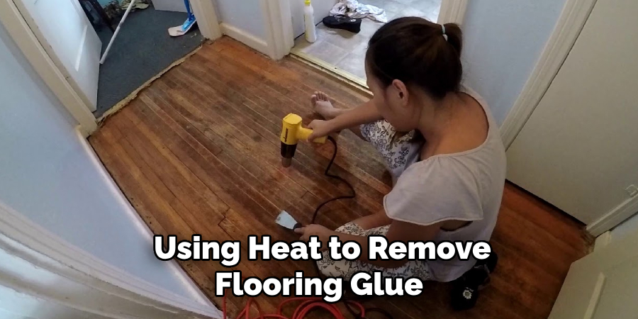  Using Heat to Remove Flooring Glue