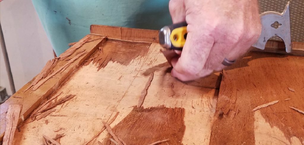 How to Remove a Veneer