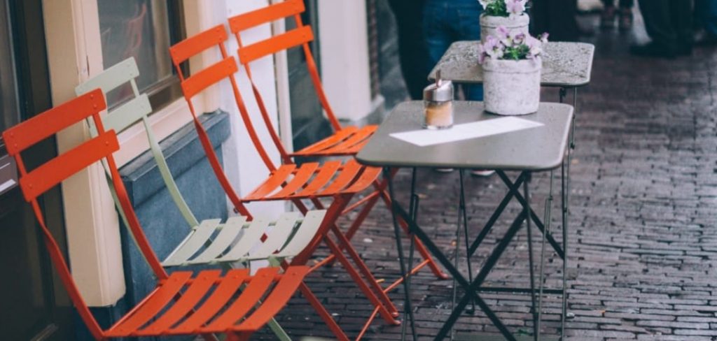 How to Paint Metal Chairs