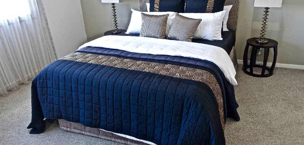 How to Decorate a Bed With a Throw